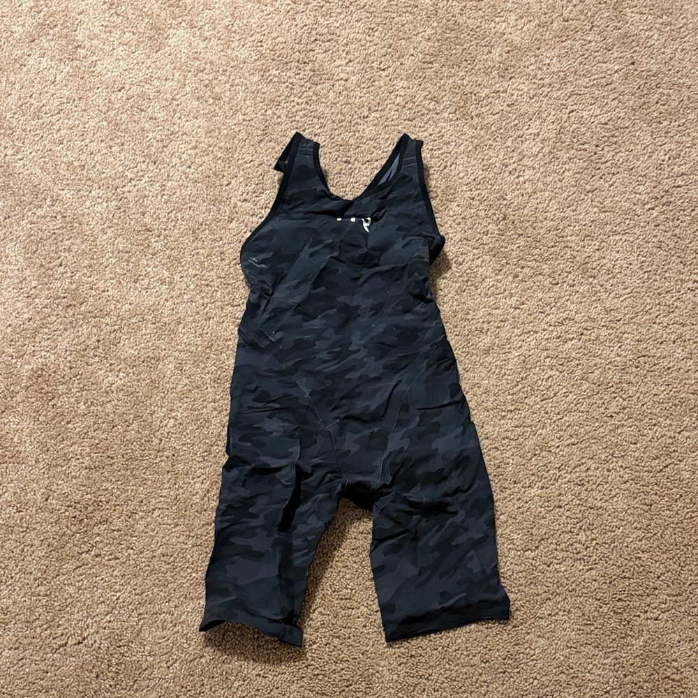 TYR Venzo Black Camo 24